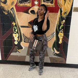 Meet your Posher, Victoria